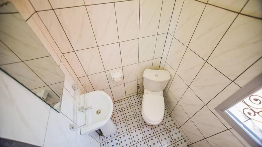 Appartements Neuf De Haut Standing Dm & Ng A Bafoussam Bagian luar foto