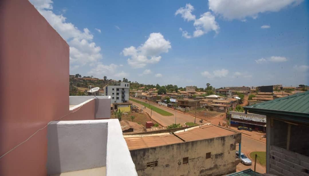 Appartements Neuf De Haut Standing Dm & Ng A Bafoussam Bagian luar foto